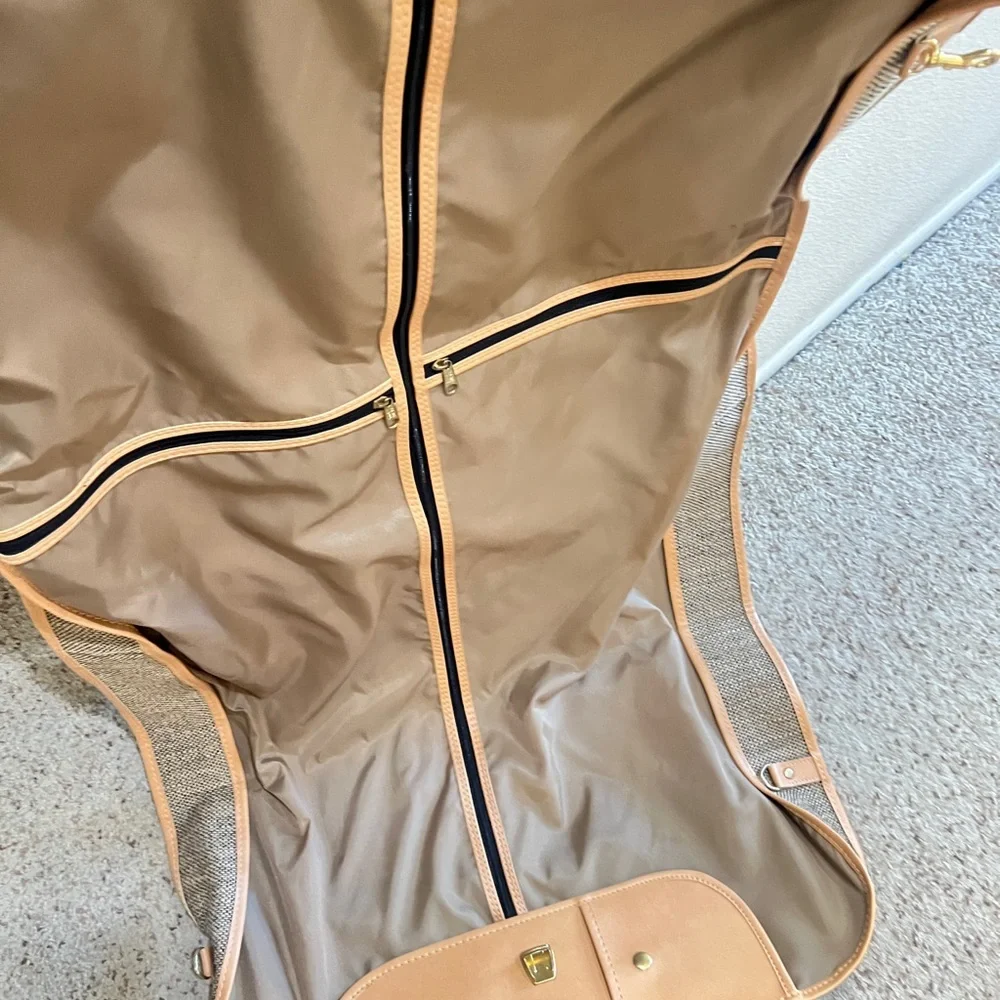 5th Ave three tan tweedTravel set . Two Suitcase and garment bag Set New no tags